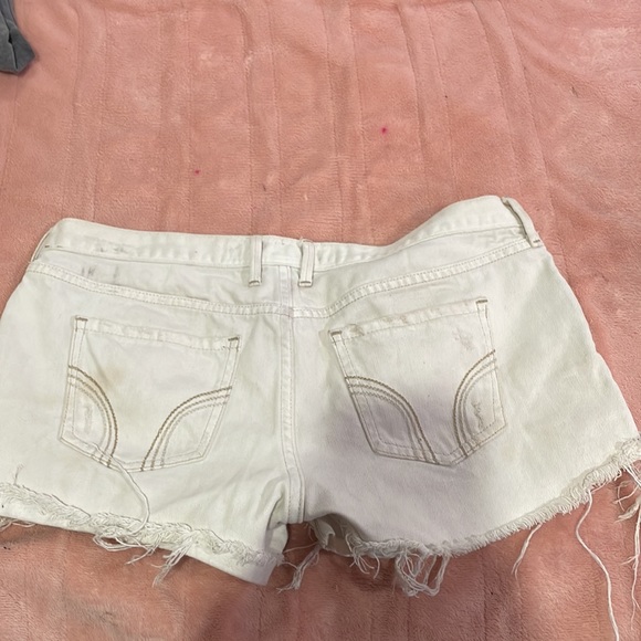 Shorts - Picture 2 of 3